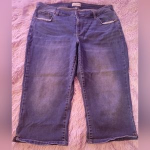 Lane Bryant medium wash capris